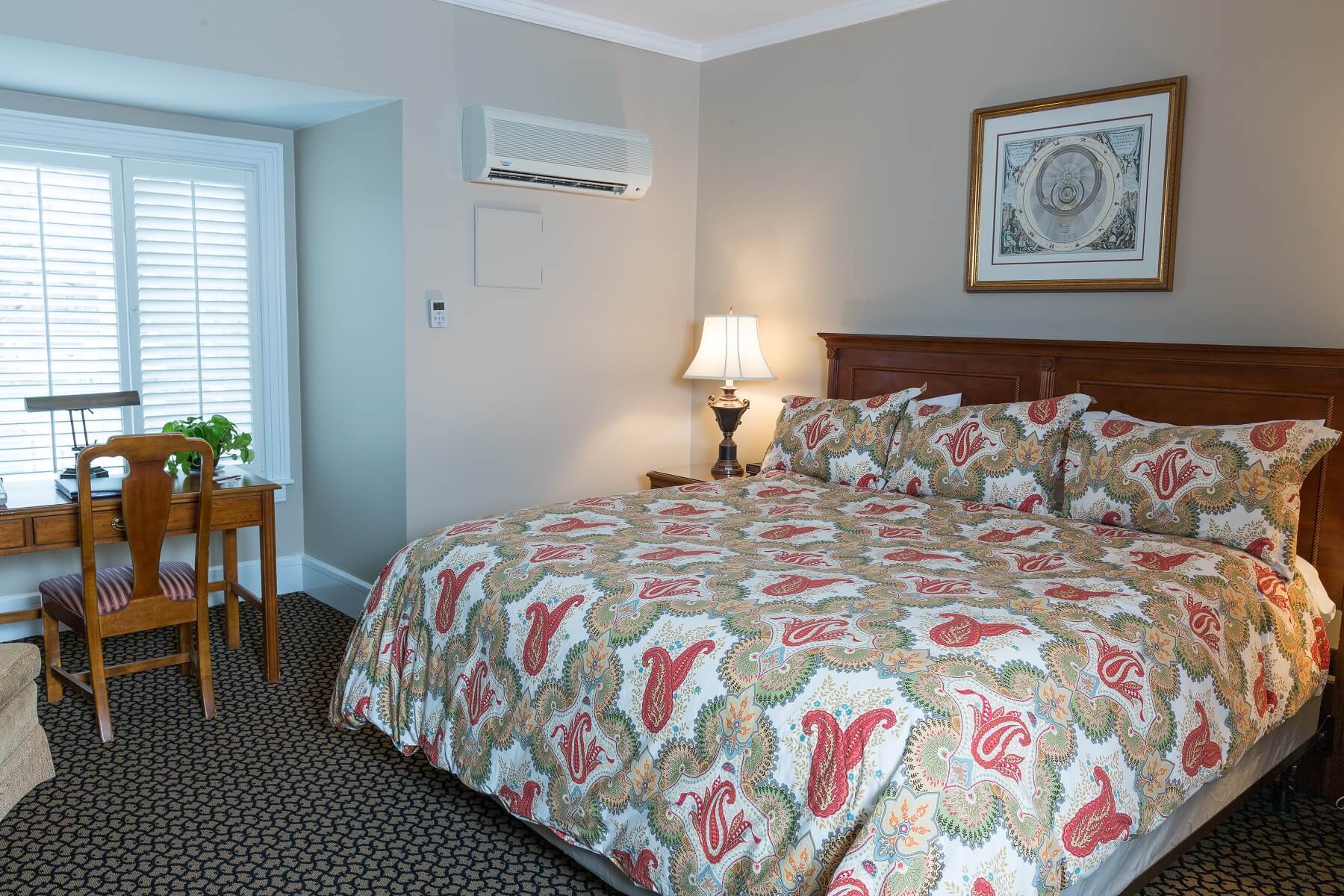 King bedroom at Davidson Village Inn