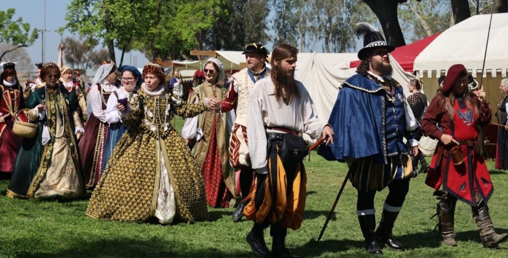 dvi-blog-renaissance-costumed-characters | Davidson Village Inn Costumed performers parade through the Carolina Renaissance Festival grounds.